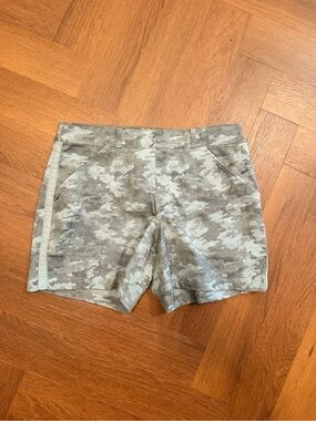 SPANX Women’s Camo Stretch Utility Shorts Gray Green Camouflage XL